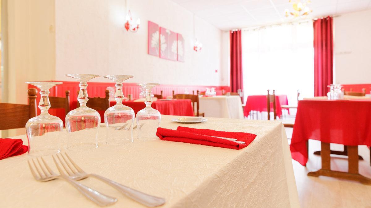 Oh! Bon Plaisir Hotel Aubiet Luaran gambar